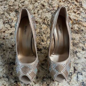 Women's Wow! Gold Peep Toe Heels with embellishment and gold heel. Size 38.  EUC